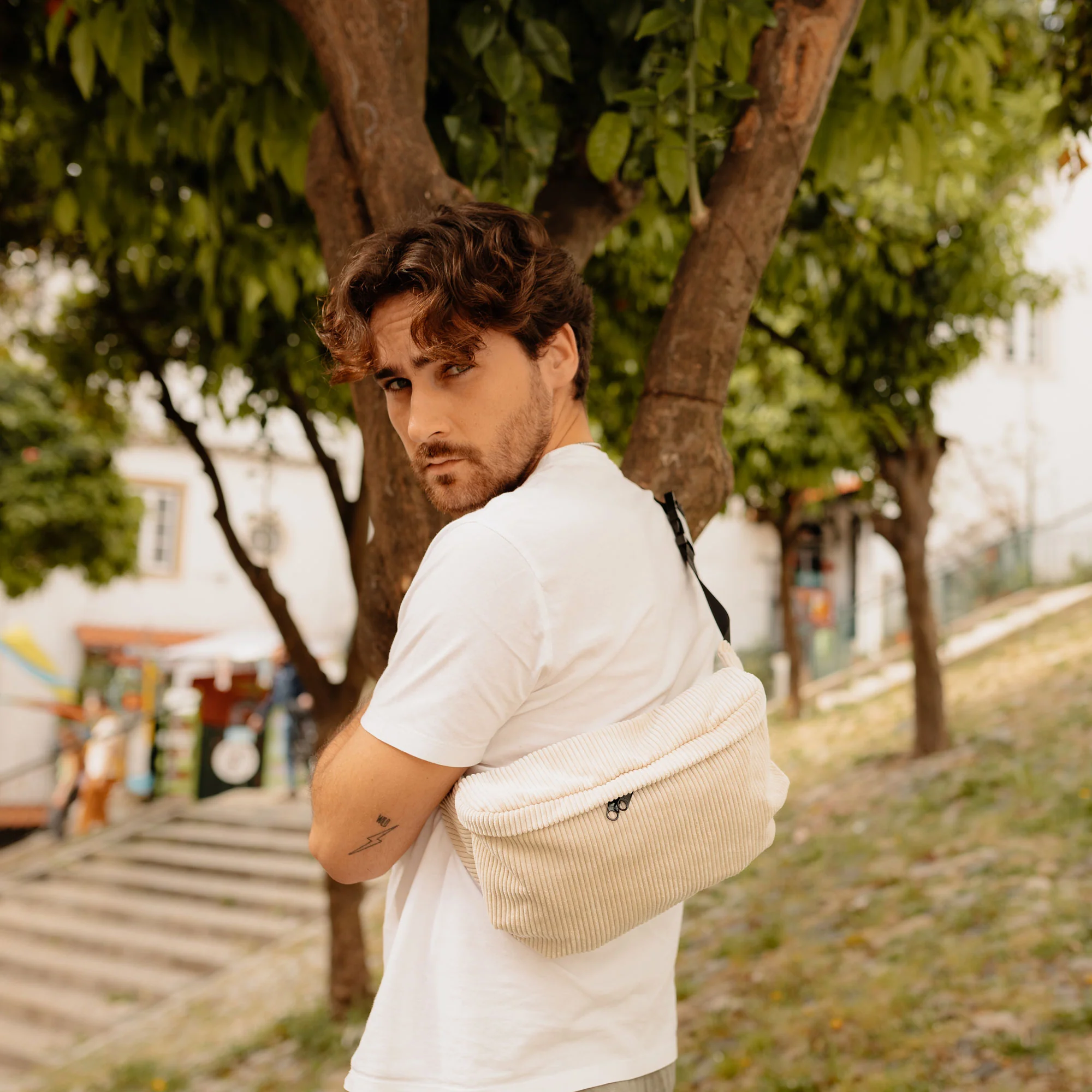 Bauchtasche Groß Eckig Cord - Image 20