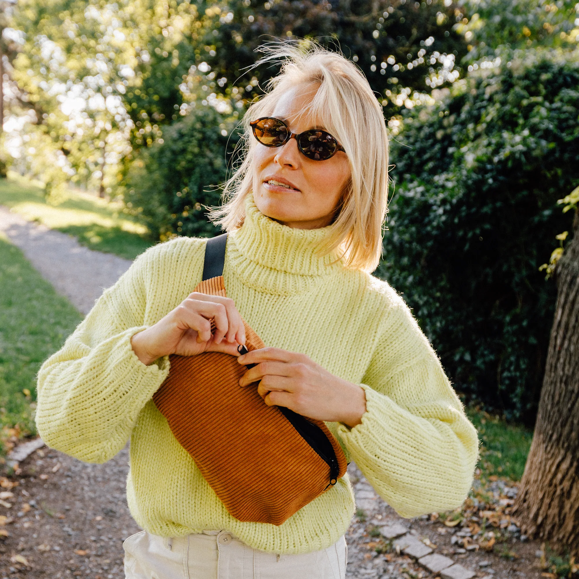 Bauchtasche Groß Eckig Cord - Image 59