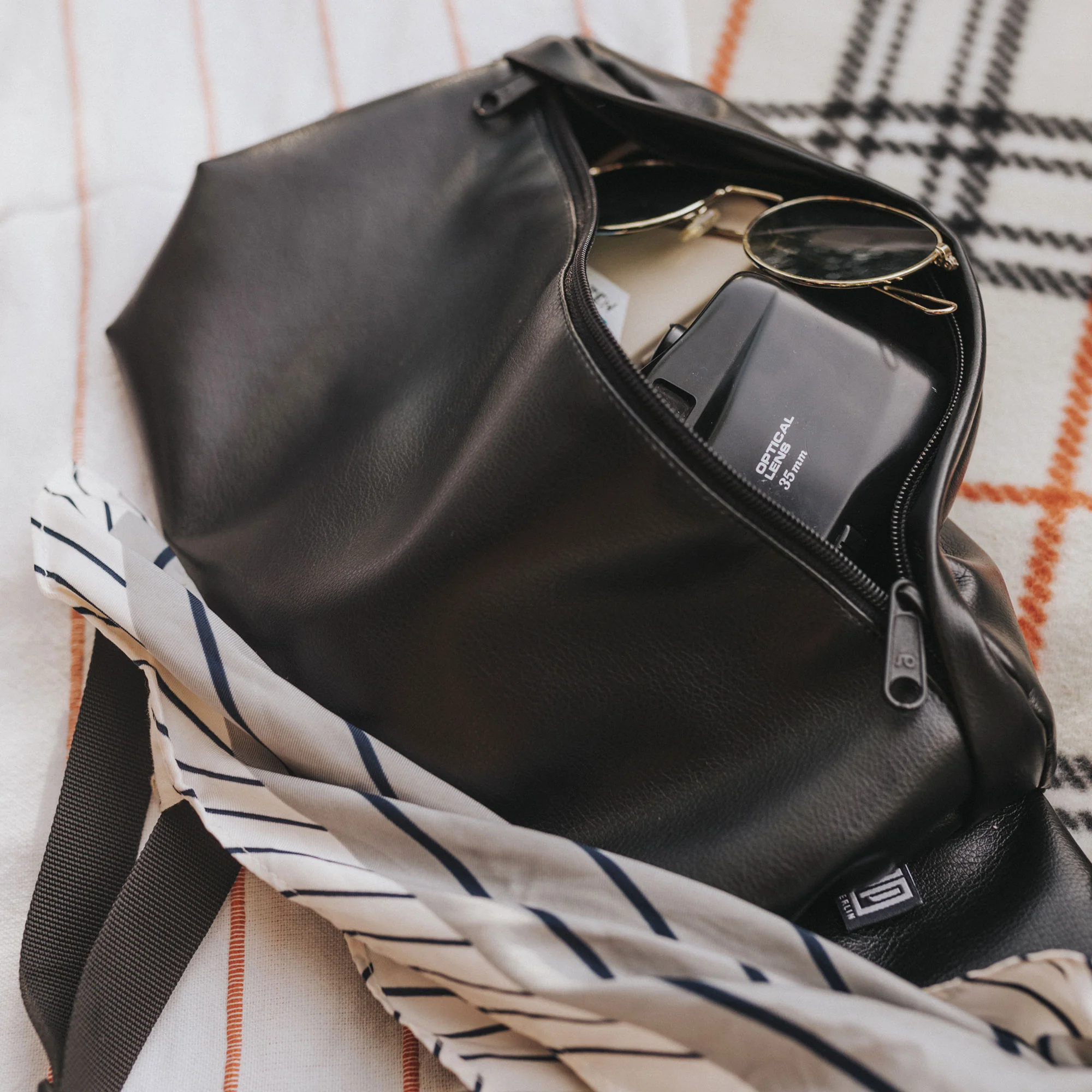 Bauchtasche Groß Eckig Kunstleder - Image 3