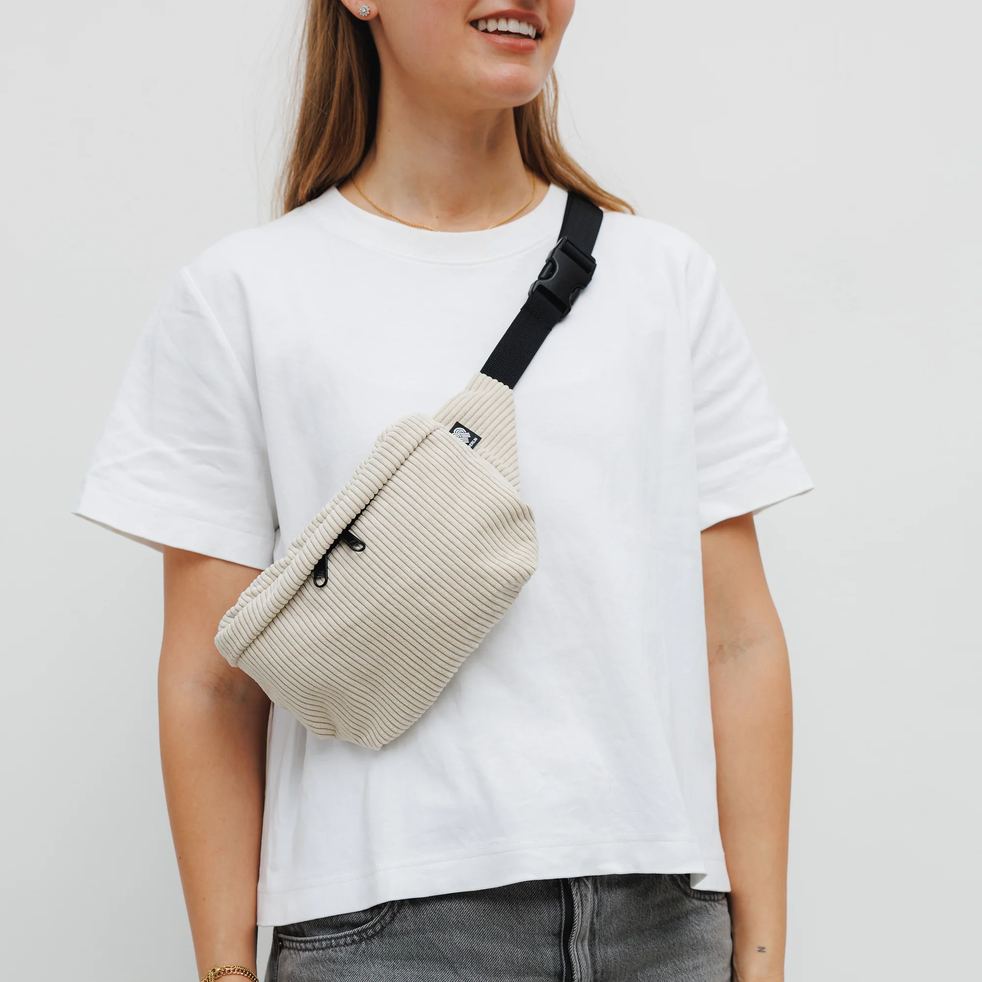 Bauchtasche Medium Eckig Cord - Image 15