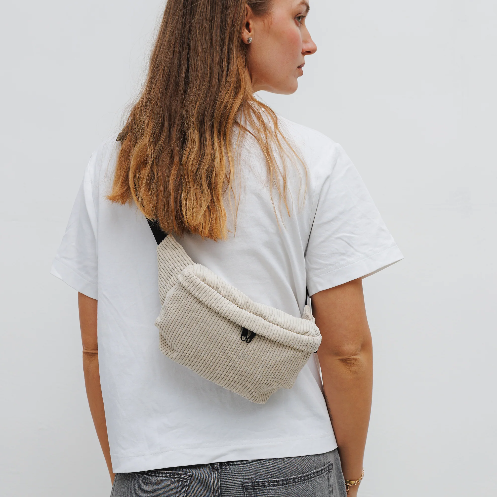 Bauchtasche Medium Eckig Cord - Image 16