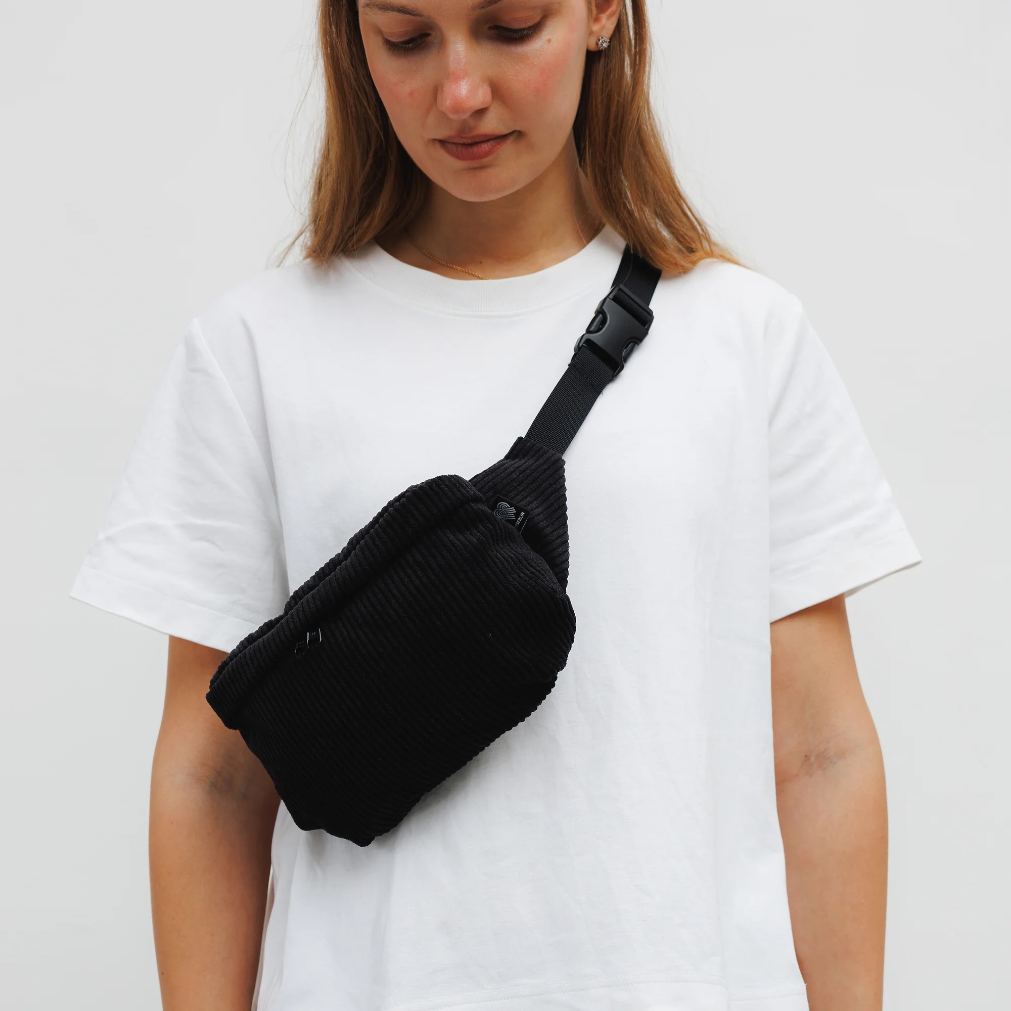 Bauchtasche Medium Eckig Cord - Image 3