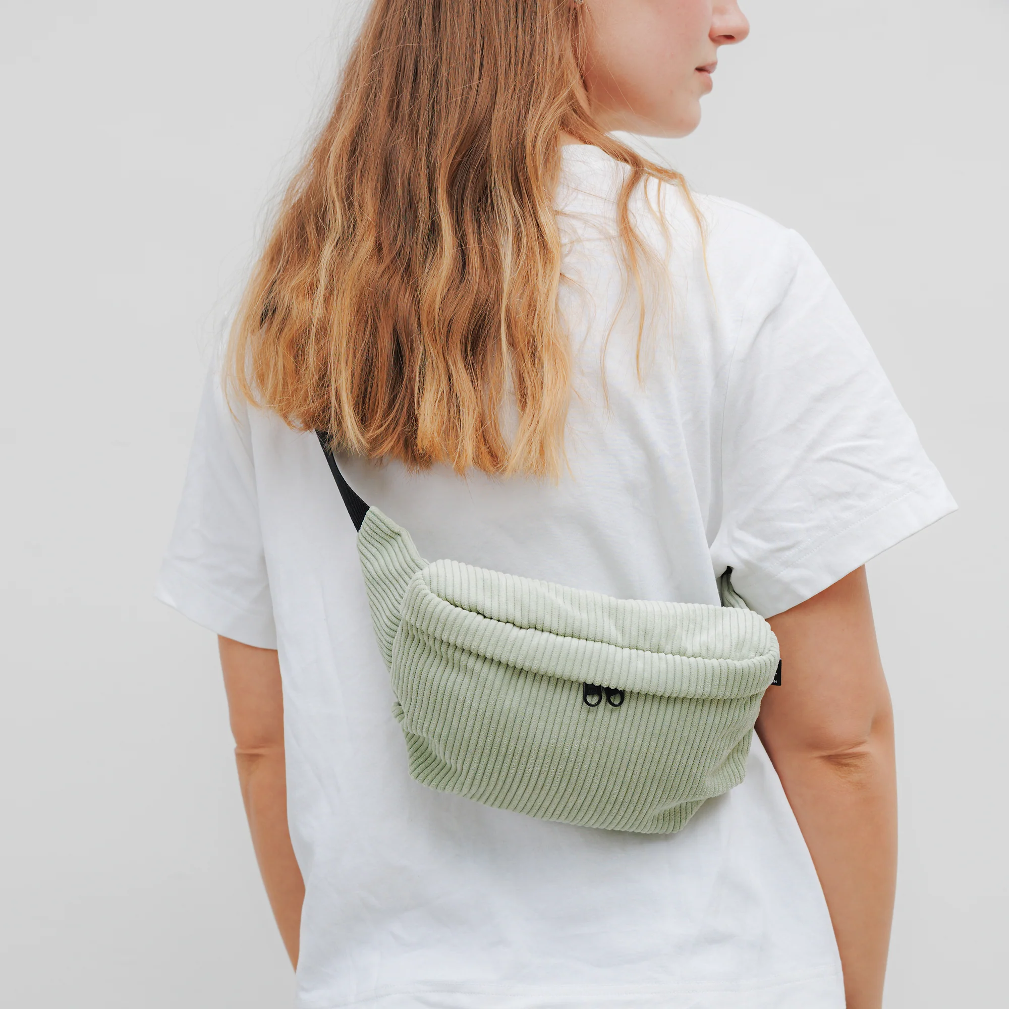 Bauchtasche Medium Eckig Cord - Image 30