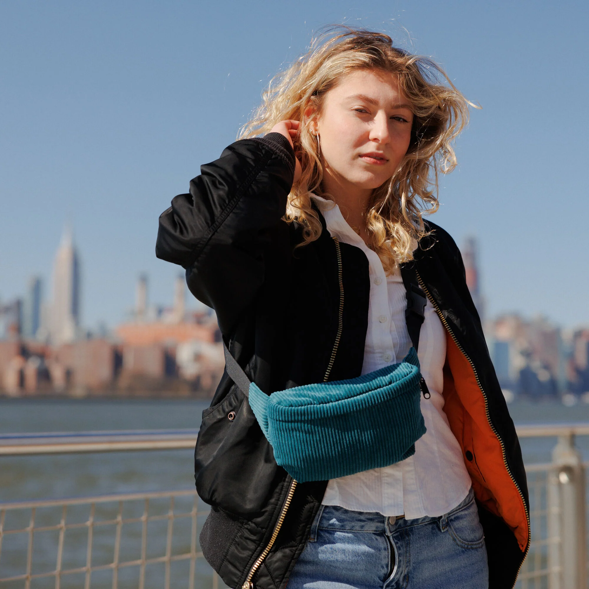 Bauchtasche Medium Eckig Cord - Image 60