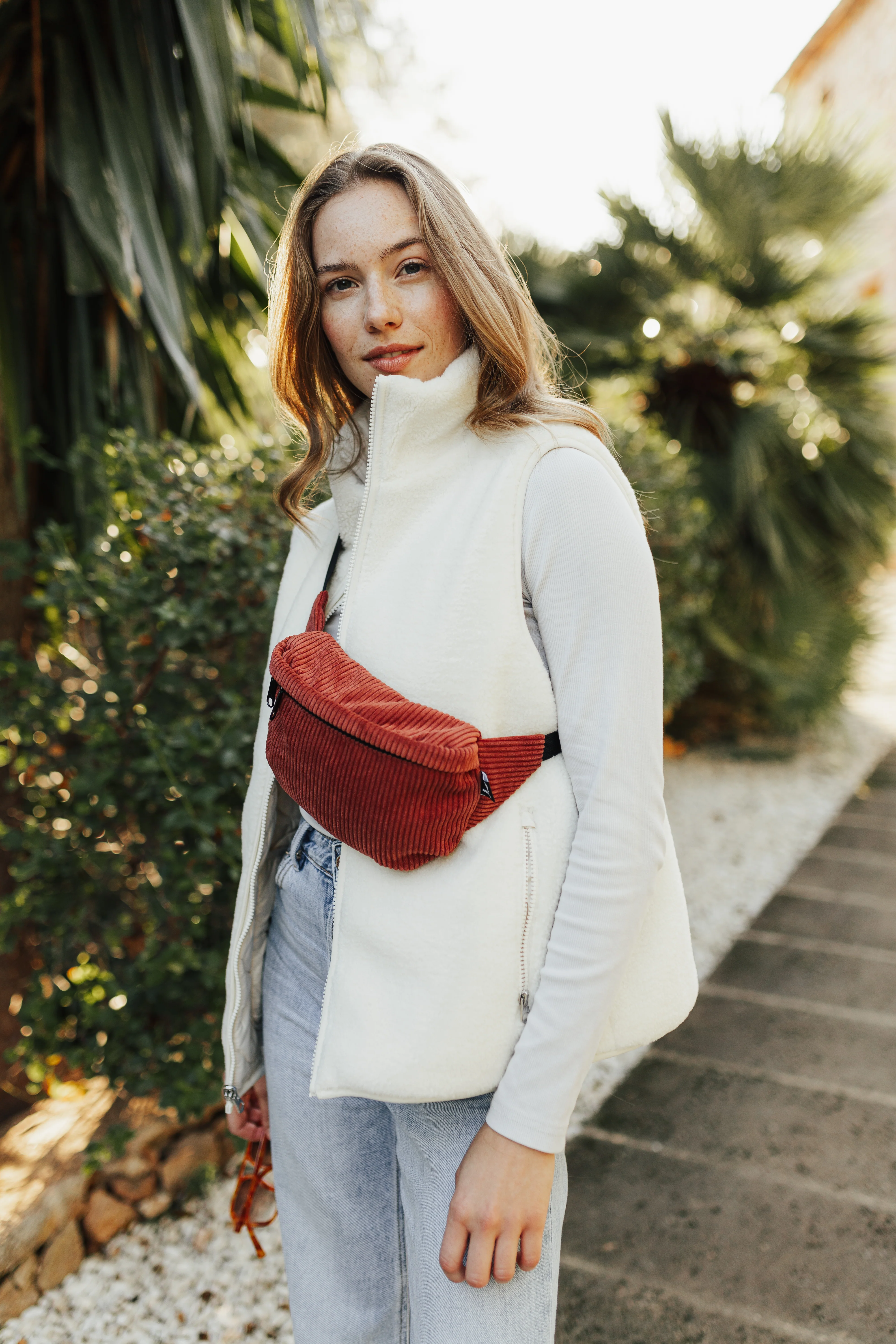 Bauchtasche Medium Eckig Cord - Image 69