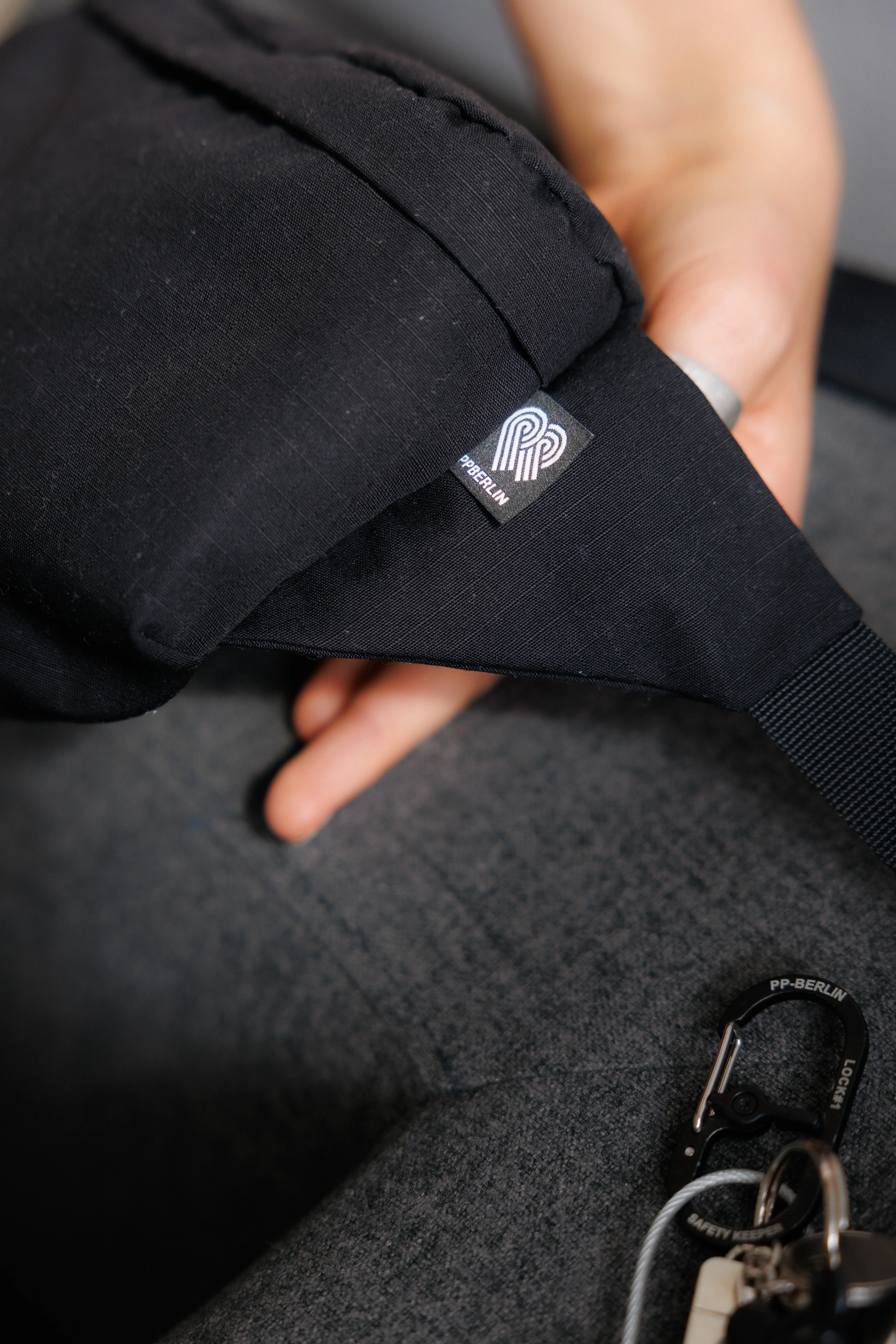 Bauchtasche Medium Eckig Ripstop - Image 10